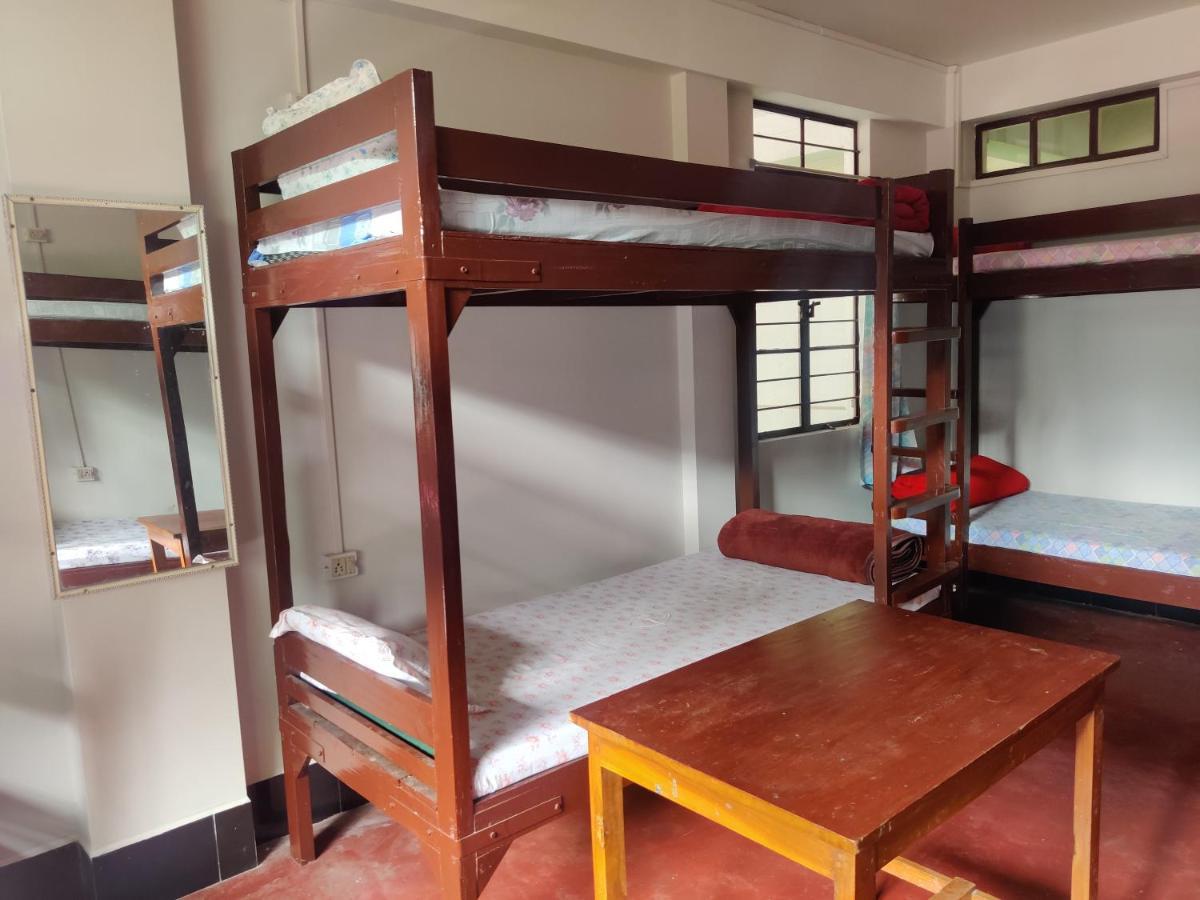 Travellers Bed And Breakfastシロン エクステリア 写真